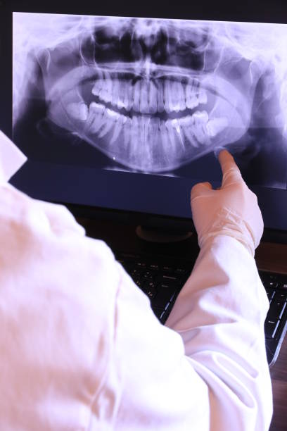 Best Holiday Emergency Dentist in Green Oaks, IL